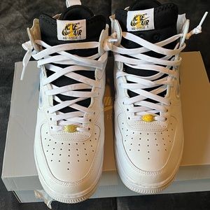Nike air force one mid